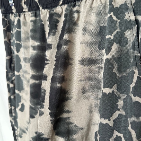 RIPCURL JOGGERS - WITH SLIT ON SIDE - SIZE SMALL - Picture 3 of 10